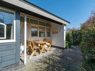 Bungalow in Sint Maartenszee near Beach - 4