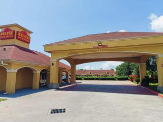 Capital O Deluxe Inn Channelview Houston I-10 - Channelview - 4