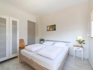 Bungalow in Sint Maartenszee near Beach - Sint Maartensvlotbrug - 7
