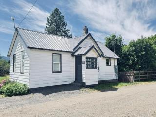 Cozy house by Crystal Creek - 0