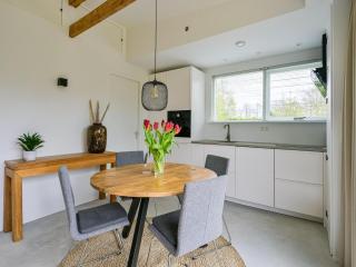 Bungalow in Eureka with Spacious Garden - Sint Maartensvlotbrug - 3