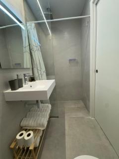 Trendy & Bright ,Terrace Suite in Vibrant Fuengirola Center - Fuengirola - 4