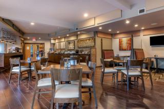 Best Western Plus Bridgewater Hotel & Convention Centre - Bridgewater - 7