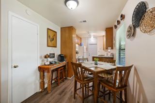 Hill Country Casita 3 minutes from Guadalupe River & Canyon Lake - Canyon Lake - 2