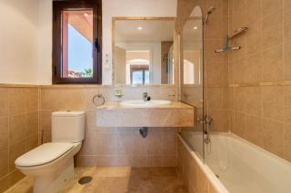 Stunning Apartment with Roof Terrace & Great Views - 6