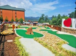 2 king suites at Westgate resorts, Gatlinburg, sleeps 8 people with waterpark, minigolf, zipline, - 6