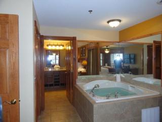 2 king suites at Westgate resorts, Gatlinburg, sleeps 8 people with waterpark, minigolf, zipline, - 1