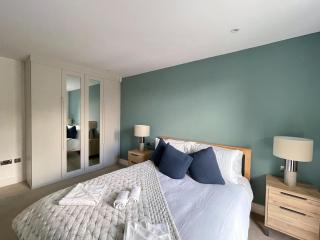 Luxury 2 Bedroom Apt with Parking - Sheffield - 4