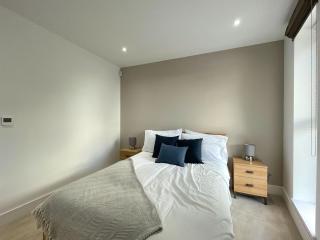 Luxury 2 Bedroom Apt with Parking - Sheffield - 2