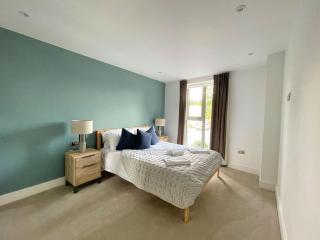 Luxury 2 Bedroom Apt with Parking - Sheffield - 1