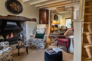 Storehouse Cottage - Penrhyn Bay - 0