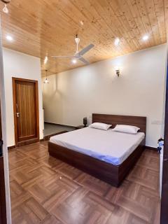 Sunbird Stay & Cafe - Bhowāli - 4