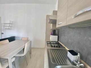 Modica Home, graziosa e silenziosa, nel cuore del quartiere Famagosta - Mailand - 3