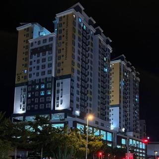 By The Beach Homestay Kuala Terengganu with Swimming Pool, KTCC Mall, Mayang Mall, Drawbridge, Pasar Payang - Kuala Terengganu - 1