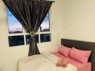 By The Beach Homestay Kuala Terengganu with Swimming Pool, KTCC Mall, Mayang Mall, Drawbridge, Pasar Payang - Kuala Terengganu - 5