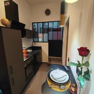 Romantic Apartment Le Red Diamond - Pierre-Bénite - 9