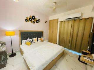 Wanderlust stays - Noida - 8