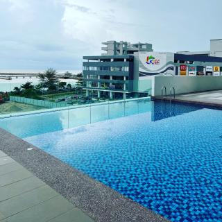 By The Beach Homestay Kuala Terengganu with Swimming Pool, KTCC Mall, Mayang Mall, Drawbridge, Pasar Payang - Kuala Terengganu - 0
