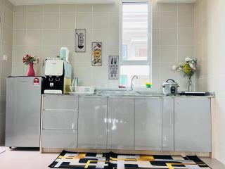 By The Beach Homestay Kuala Terengganu with Swimming Pool, KTCC Mall, Mayang Mall, Drawbridge, Pasar Payang - 8