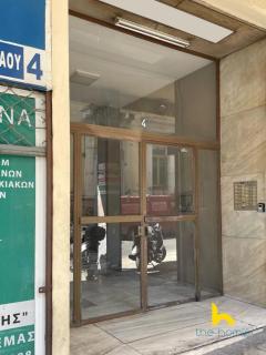 Modern Athens Stay - 2BR with Balcony, Steps to Metro - Athen - 5