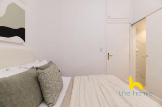 Modern Athens Stay - 2BR with Balcony, Steps to Metro - Athen - 3