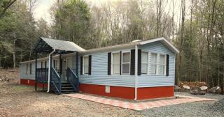 Riverfront Cottage with Sauna & Hot Tub - Liberty Township - 0