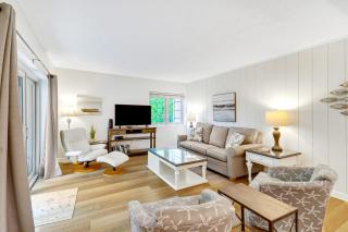 Sea Pines Escape 2BR Villa with Balcony & Golf View - Hilton Head Island - 8