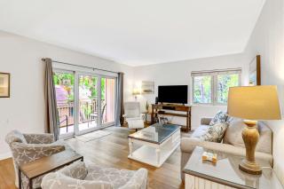 Sea Pines Escape 2BR Villa with Balcony & Golf View - Hilton Head Island - 9