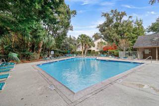 Sea Pines Escape 2BR Villa with Balcony & Golf View - Hilton Head Island - 7