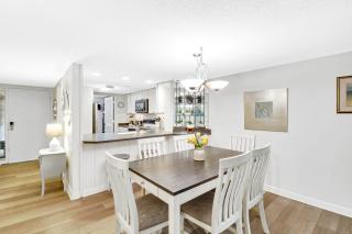 Sea Pines Escape 2BR Villa with Balcony & Golf View - Hilton Head Island - 4