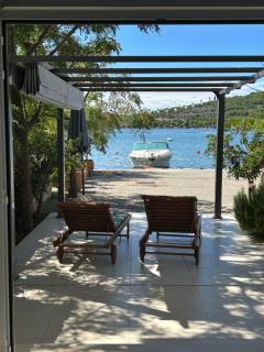 Toma - house by the sea - Tisno - 0