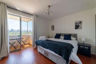 Embark on a journey of exclusivity in our 2BR home - Santiago - 7