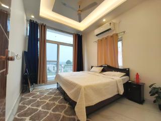The Hills & Waves - Rishikesh - 0