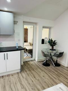 Hertford detached home garden pet friendly parking - Moffat - 7