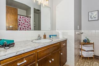 HotTub, Cinema & Games in a Quiet Neighborhood - Wichita - 3