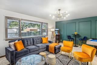 HotTub, Cinema & Games in a Quiet Neighborhood - Wichita - 9
