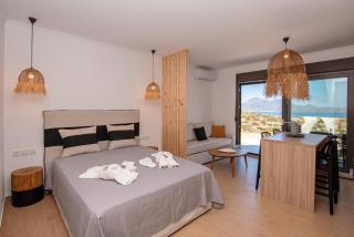 Esperos Panoramic View Suites 2 - Plaka - 3