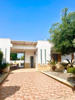 Polignano Villa with Jacuzzi, Garden & Parking - Polignano a Mare - 6