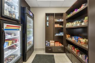 Best Western Plus Castlerock Inn & Suites - 9