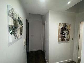 2BR Flat in Prime Location - Slough - 7