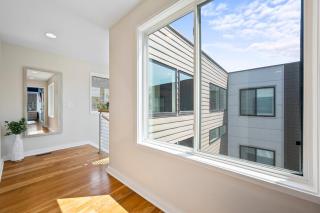 Walk & Bike-Stunning Natural Light! 13 Mins to Downtown - 5