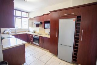 Luxurious 3-Bedroom Sandton Retreat at 7 Alice Lane - Johannesburgo - 6