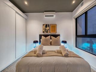 City Hub- CTICC, patio, rooftop pool! - Kaapstad - 0