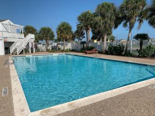 Tranquil Retreat with Gulf Views, 2 Min to Beach - 2