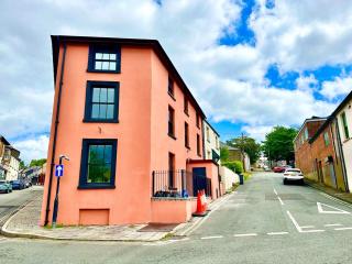 Luxury apartment, Mountain View in a Heritage Town - Blaenavon - 8