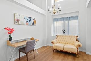 Stylish Home w Full Kitchen Garage Backyard - 9