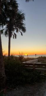 Renovated Beach Bungalow 2br15b Ocean Lakes N-51 - Myrtle Beach - 2