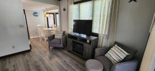 Renovated Beach Bungalow 2br15b Ocean Lakes N-51 - Myrtle Beach - 9