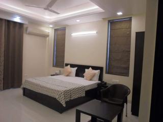 De cliff inn - Gurgaon - 0