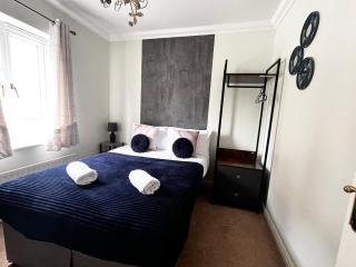 Charming 4-Bedroom holiday home in Wincheap, Canterbury with free Parking - Canterbury - 5